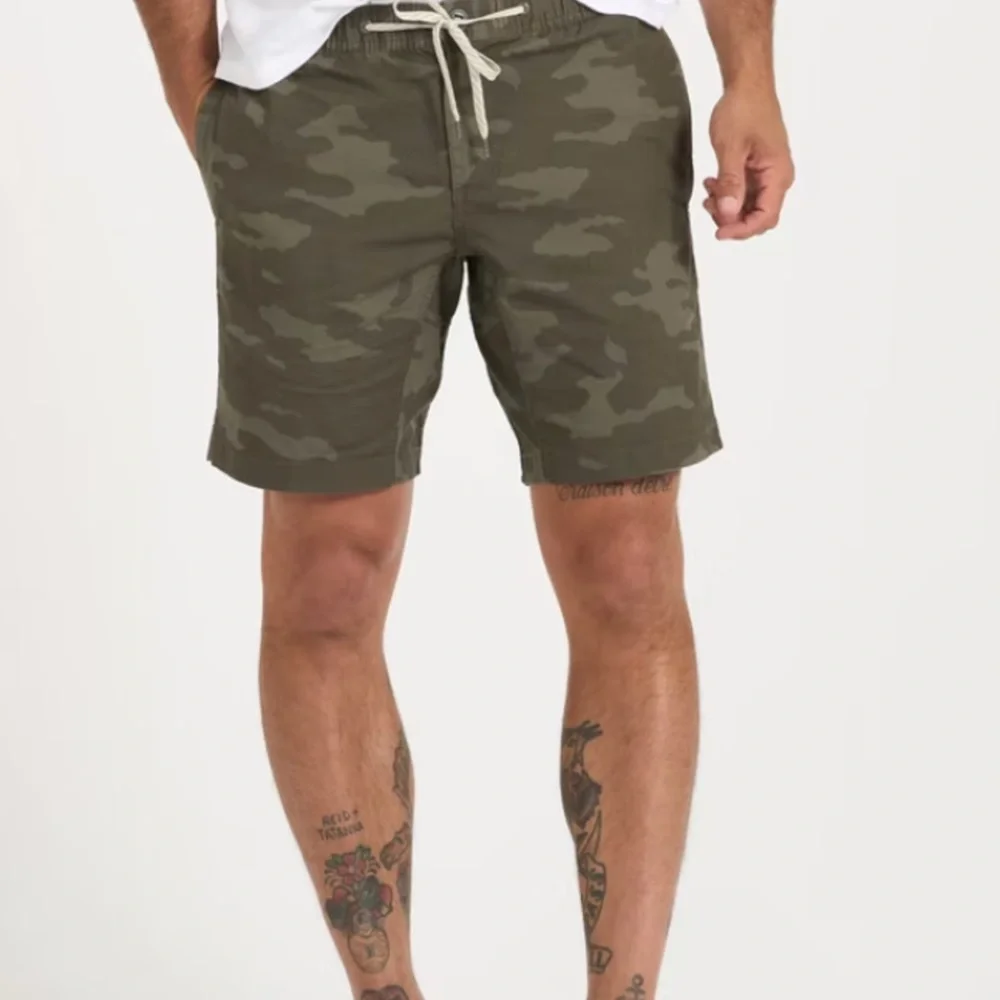 Vuori Olive Camo Drawstring Men’s Shorts